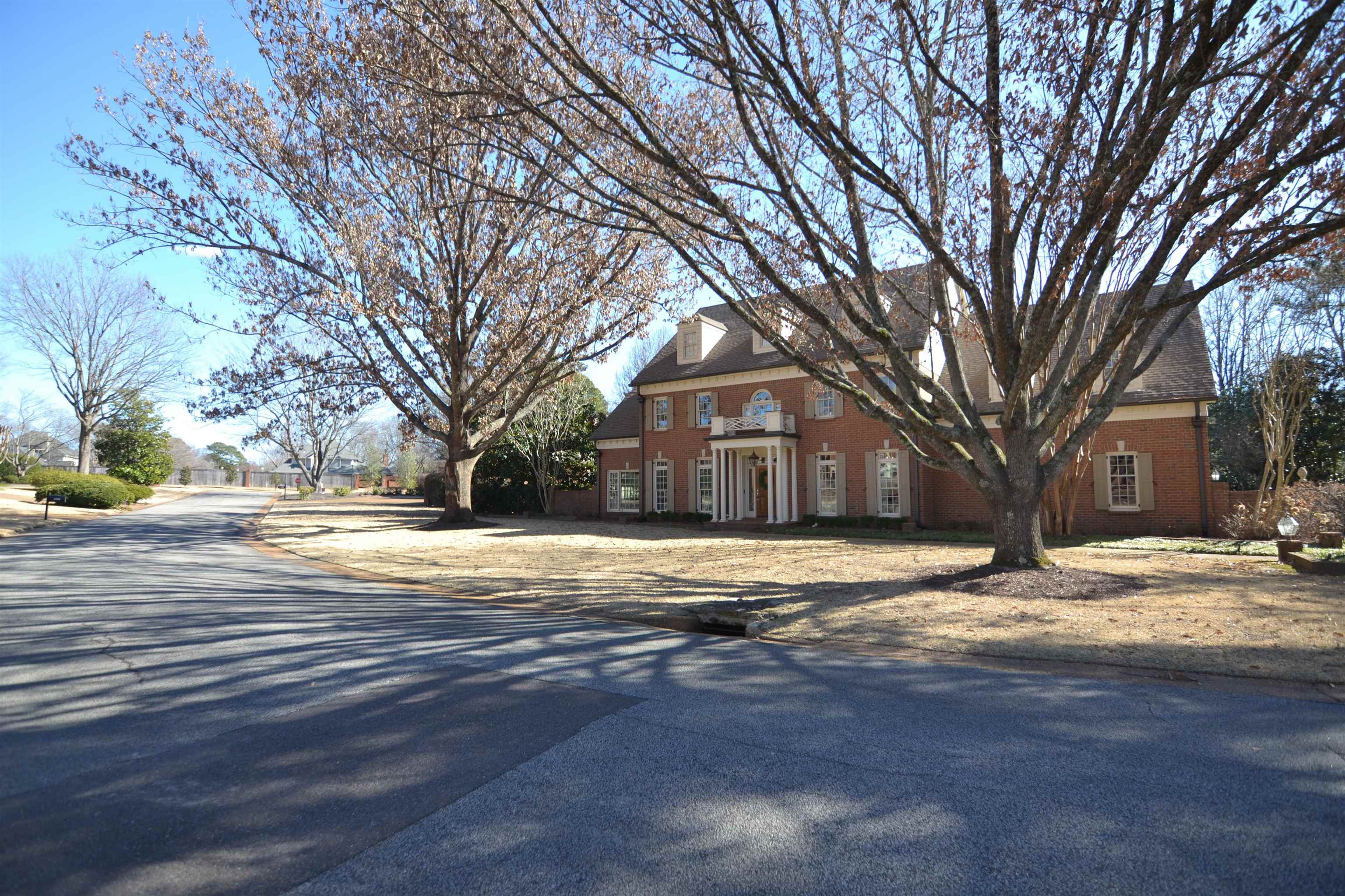 8723 Windrush Memphis, TN 38125 - Photo 2 of 40