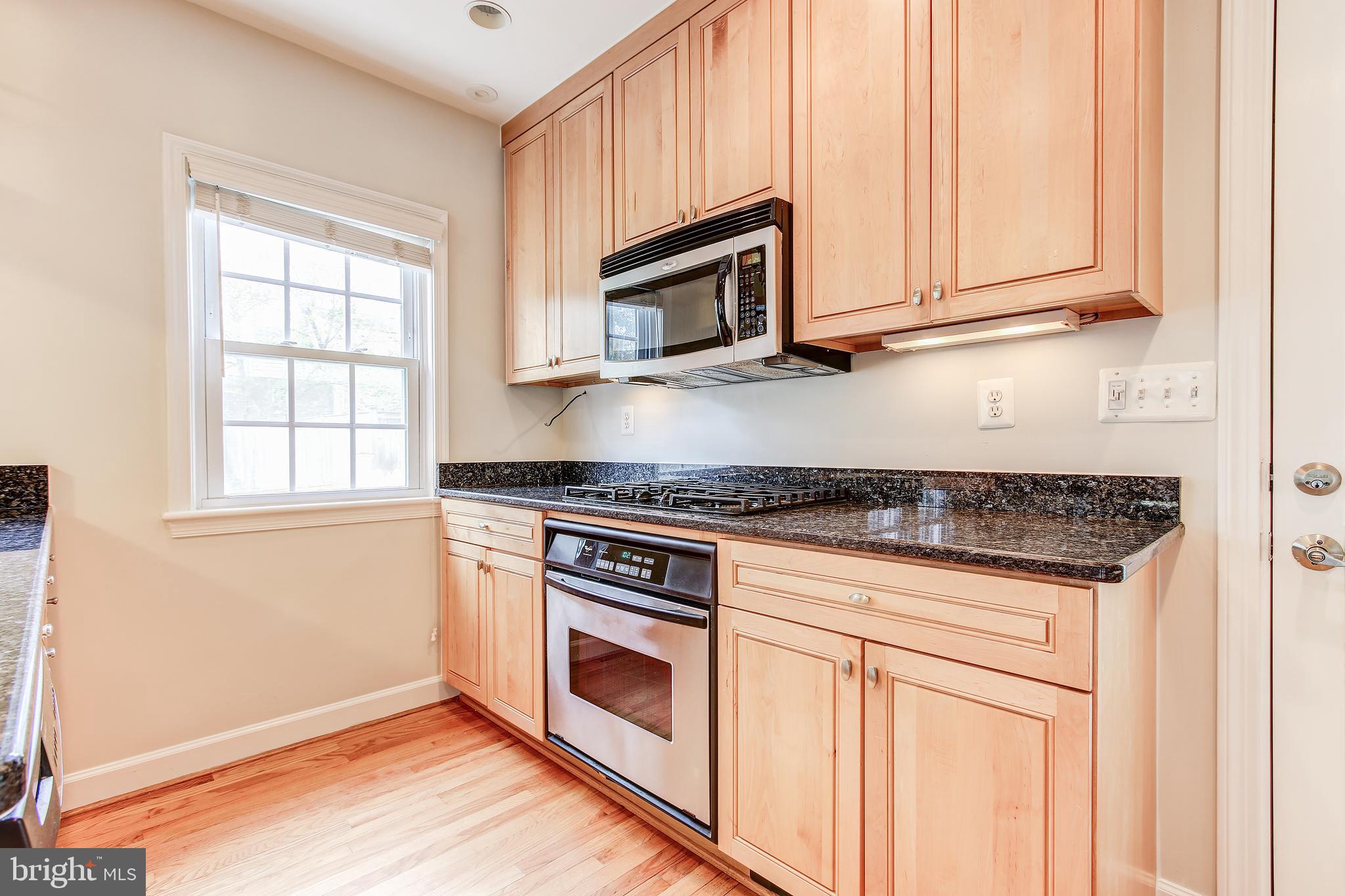 301 Pinewood Avenue Silver Spring, MD 20901 - Photo 8 of 22 Gas stove and oven.