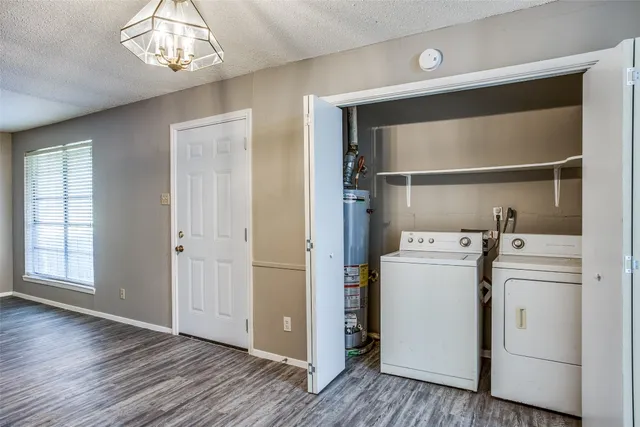 $1,395 | 607 Thrush Avenue, Unit B, Austin, TX 78753