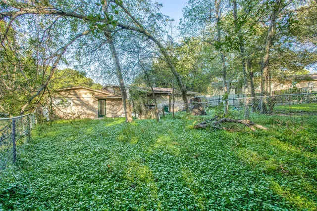 $1,395 | 607 Thrush Avenue, Unit B, Austin, TX 78753