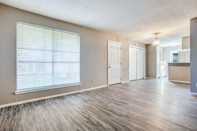 $1,395 | 607 Thrush Avenue, Unit B, Austin, TX 78753