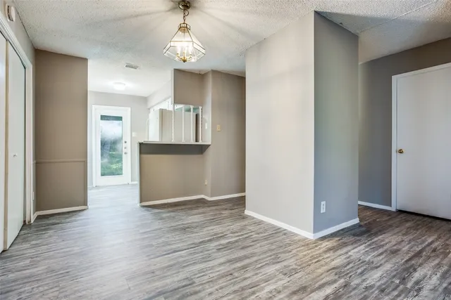 $1,395 | 607 Thrush Avenue, Unit B, Austin, TX 78753