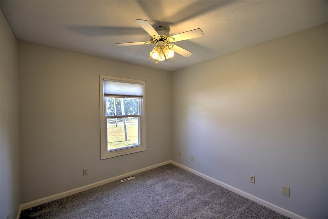 520 Elm Street Mount Zion, IL 62549 - Photo 14 of 23