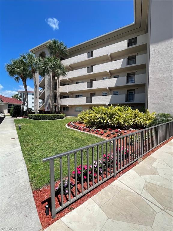 57 High Point Circle West, Unit 104 Naples, FL 34103 - Photo 18 of 31