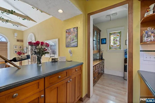 $789,900 | 258 Clinton Place, Hackensack, NJ 07601