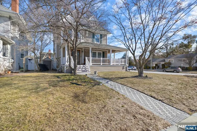 $789,900 | 258 Clinton Place, Hackensack, NJ 07601