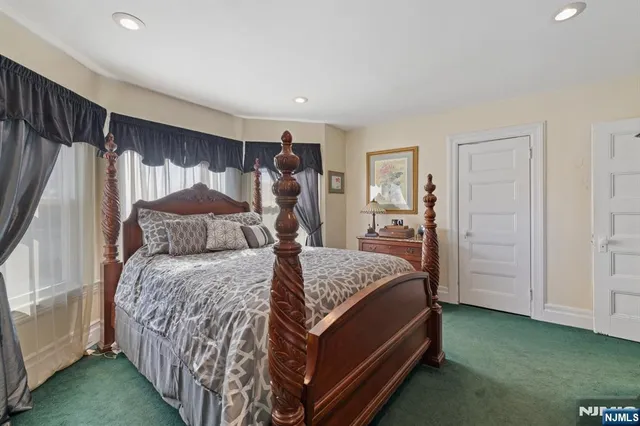 $789,900 | 258 Clinton Place, Hackensack, NJ 07601