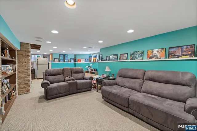 $789,900 | 258 Clinton Place, Hackensack, NJ 07601