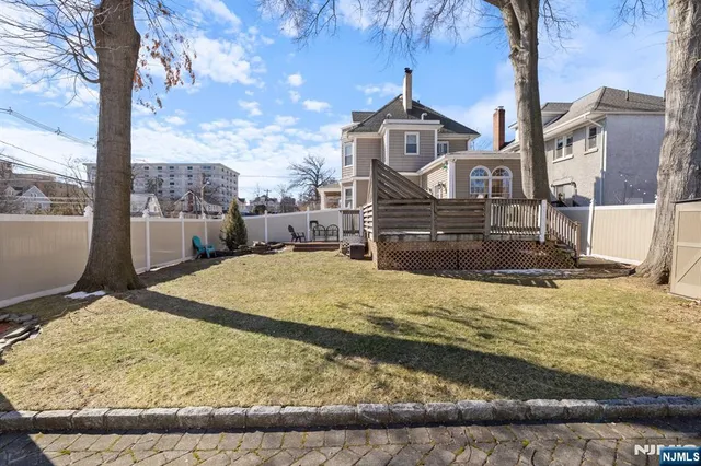 $789,900 | 258 Clinton Place, Hackensack, NJ 07601