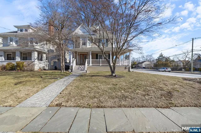 $789,900 | 258 Clinton Place, Hackensack, NJ 07601