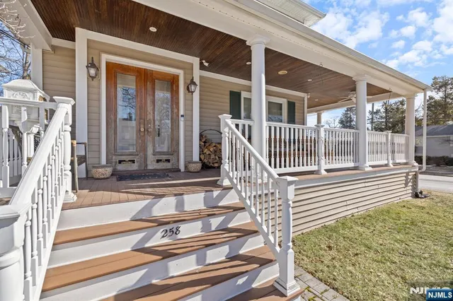 $789,900 | 258 Clinton Place, Hackensack, NJ 07601