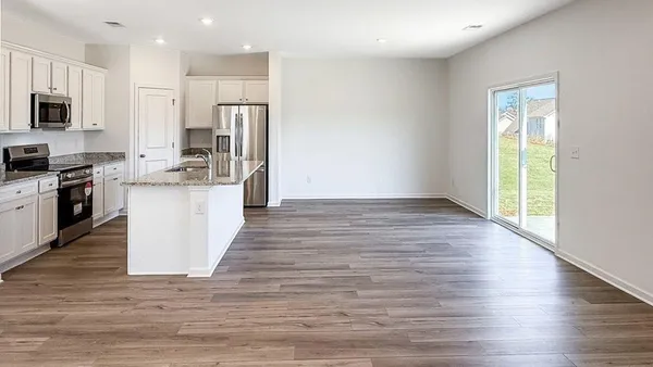 $1,890 | 130 Red Maple Way, Adairsville, GA 30103