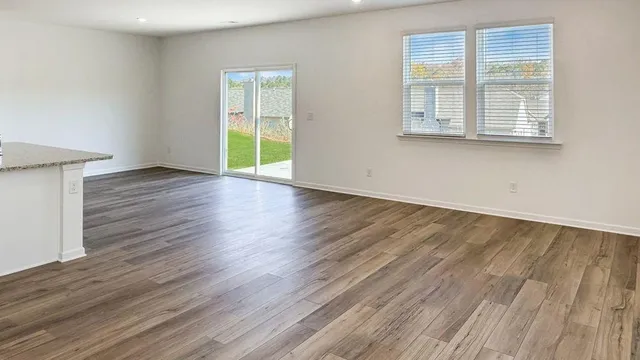 $1,990 | 130 Red Maple Way, Adairsville, GA 30103