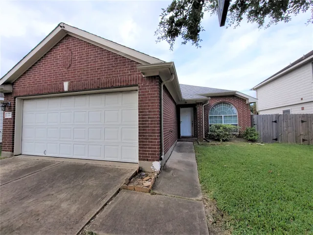 $1,900 | 12406 Magnolia Canyon, Houston, TX 77099