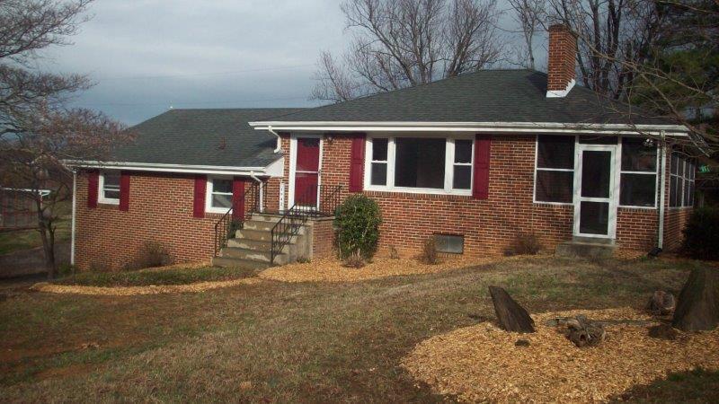 1942 Airview Road Southwest Roanoke, VA 24018 - Photo 1 of 19 Main