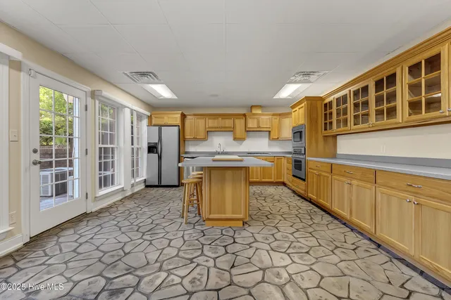 $1,250,000 | 240 Drake Landing, New Bern, NC 28560