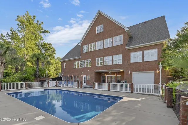 $1,250,000 | 240 Drake Landing, New Bern, NC 28560