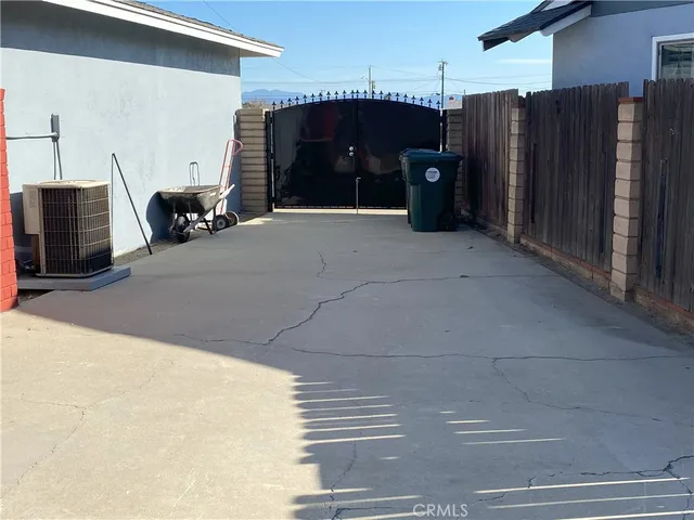a house view with a outdoor space