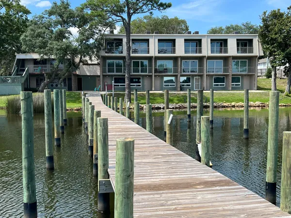 $149,900 | 210 Pelham Road, Unit 111B, Fort Walton Beach, FL 32547