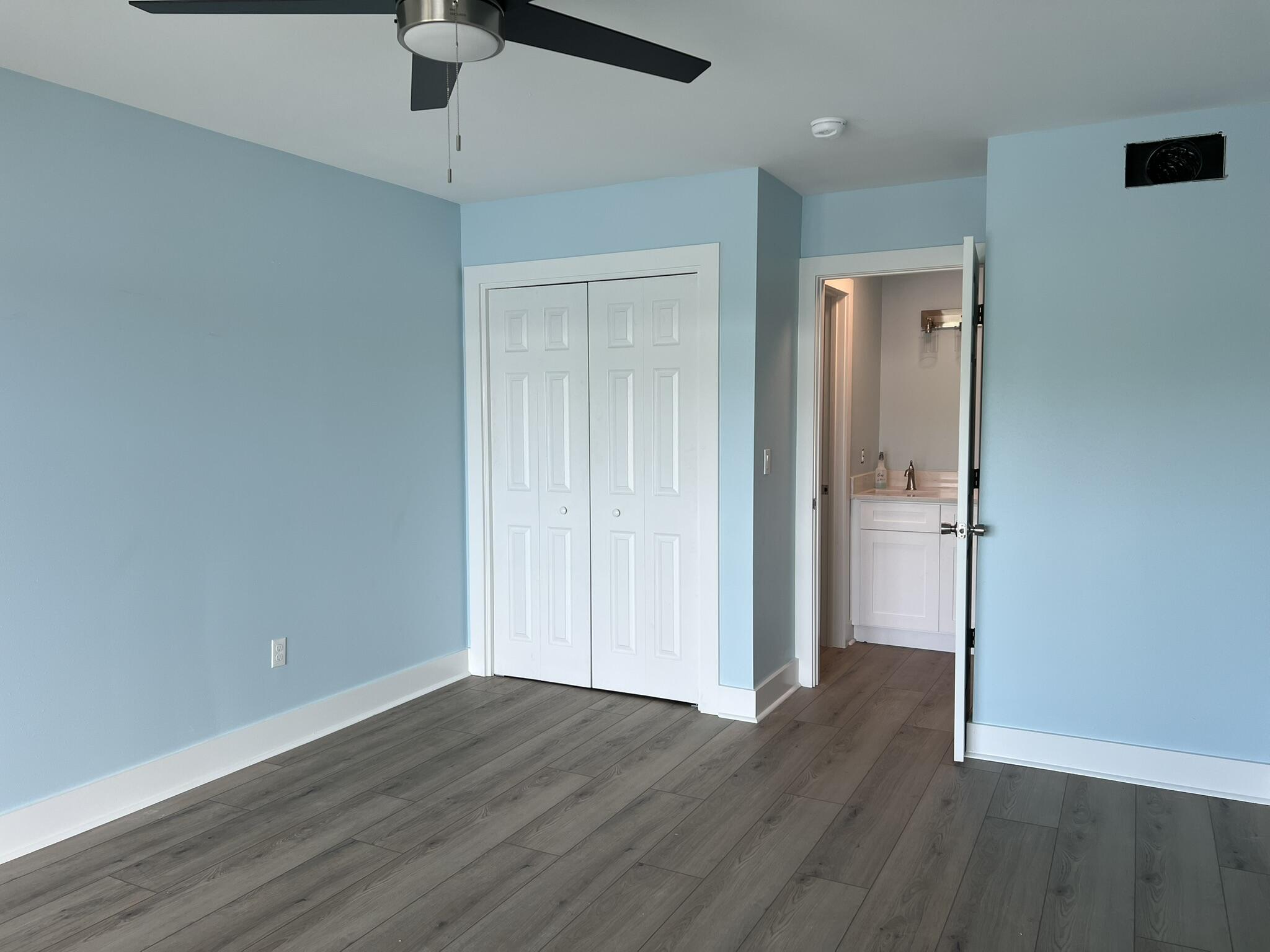 210 Pelham Road, Unit 111B Fort Walton Beach, FL 32547 - Photo 3 of 26 IMG_4827