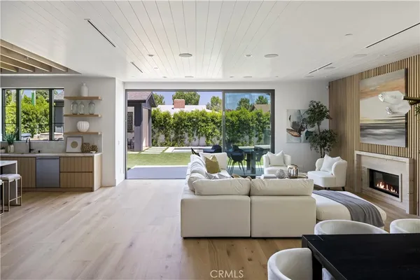 $15,500 | 5222 Ventura Canyon Avenue, Sherman Oaks, CA 91401