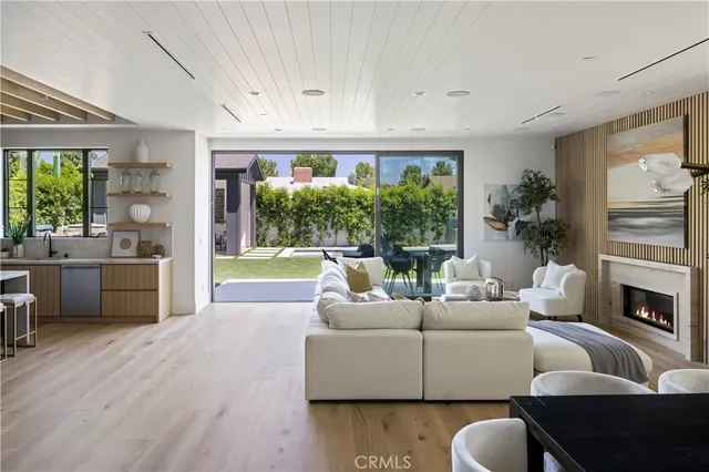 $21,000 | 5222 Ventura Canyon Avenue, Sherman Oaks, CA 91401