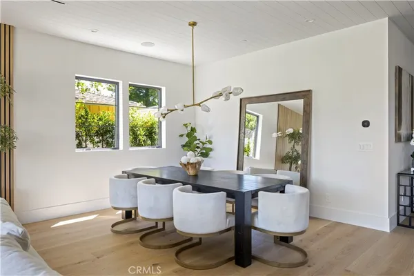 $15,500 | 5222 Ventura Canyon Avenue, Sherman Oaks, CA 91401