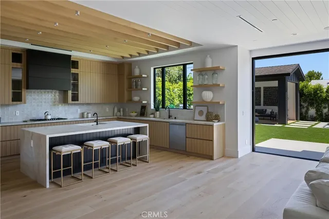 $21,000 | 5222 Ventura Canyon Avenue, Sherman Oaks, CA 91401