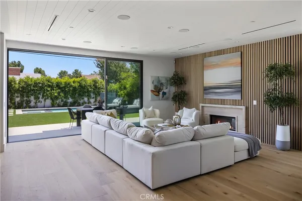 $15,500 | 5222 Ventura Canyon Avenue, Sherman Oaks, CA 91401