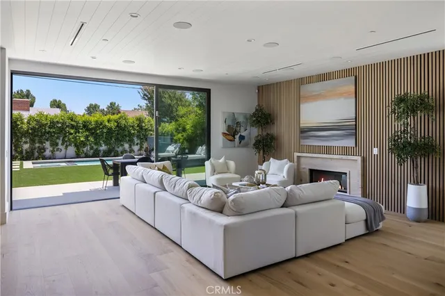 $21,000 | 5222 Ventura Canyon Avenue, Sherman Oaks, CA 91401