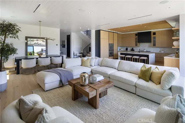 $21,000 | 5222 Ventura Canyon Avenue, Sherman Oaks, CA 91401