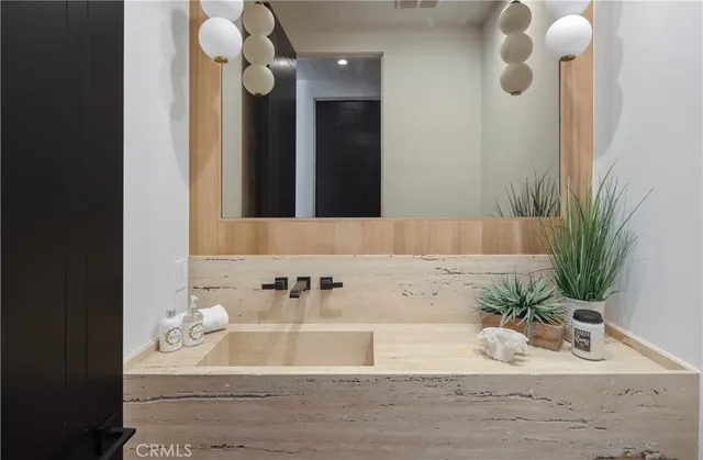 $21,000 | 5222 Ventura Canyon Avenue, Sherman Oaks, CA 91401