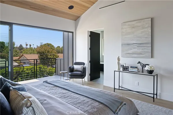 $15,500 | 5222 Ventura Canyon Avenue, Sherman Oaks, CA 91401