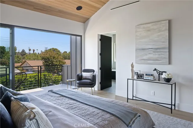 $21,000 | 5222 Ventura Canyon Avenue, Sherman Oaks, CA 91401