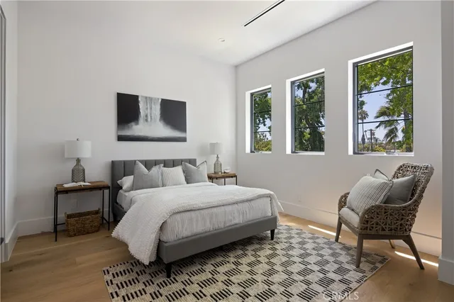 $21,000 | 5222 Ventura Canyon Avenue, Sherman Oaks, CA 91401