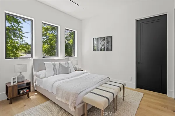 $15,500 | 5222 Ventura Canyon Avenue, Sherman Oaks, CA 91401