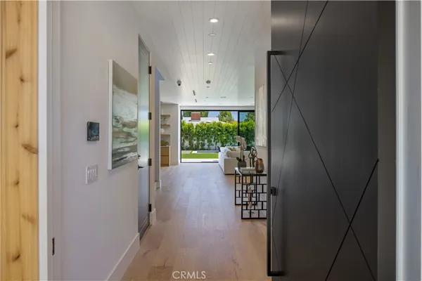 $15,500 | 5222 Ventura Canyon Avenue, Sherman Oaks, CA 91401