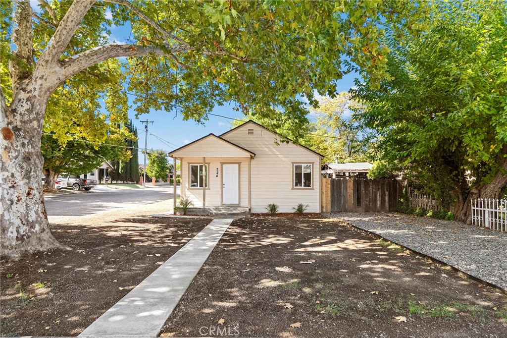 224 South Jackson Street Red Bluff, CA 96080 - Photo 23 of 44 a front view of a house with a yard