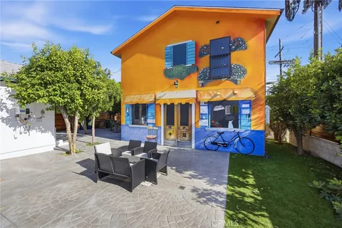 $4,800 | 5606 White Oak Avenue, Encino, CA 91316