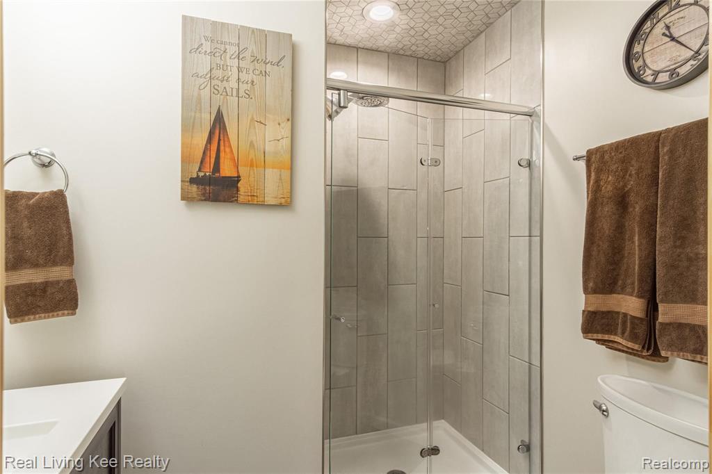 2160 Warrington Road Rochester Hills, MI 48307 - Photo 38 of 55