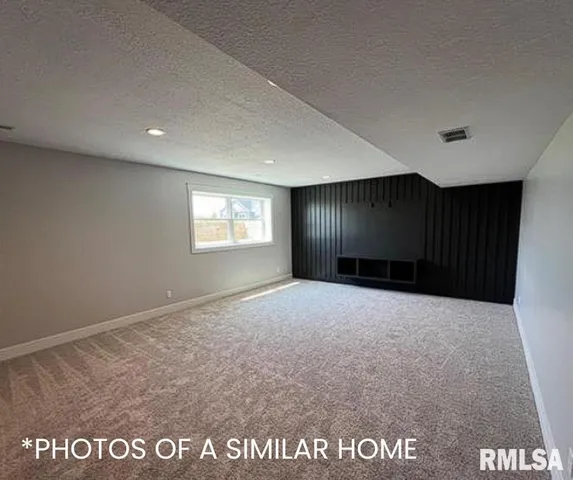 $850,000 | 6414 Pelican Street, Bettendorf, IA 52722