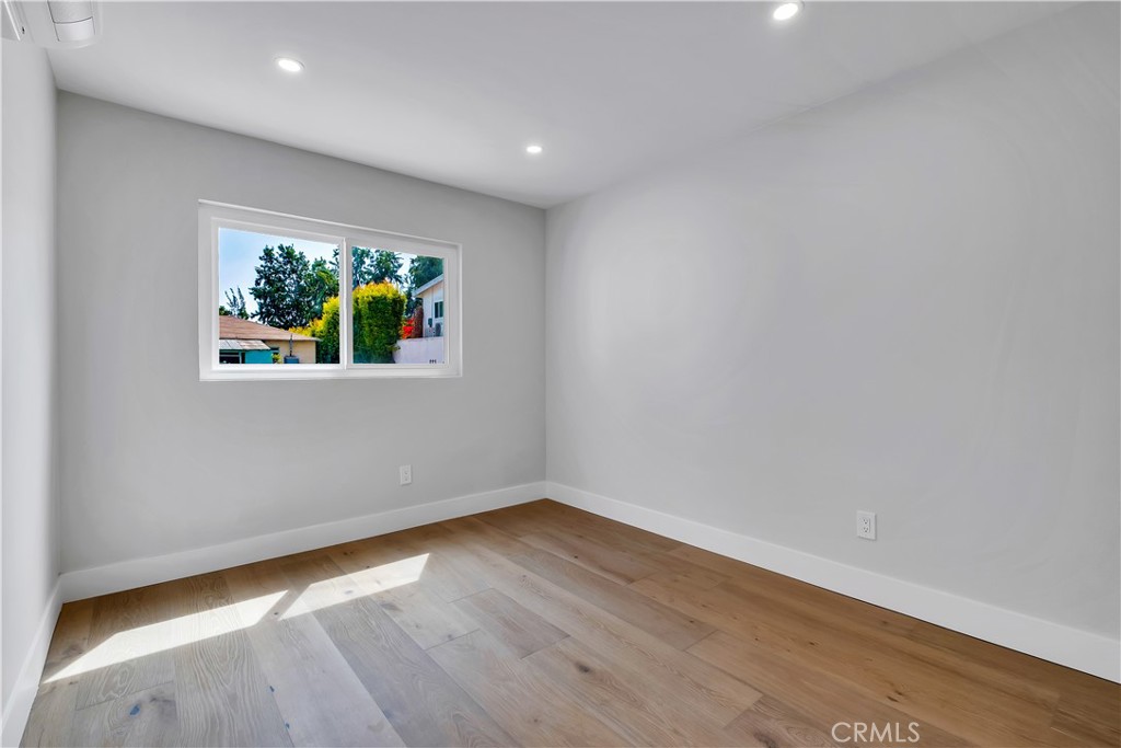 1034 Grant Street, Unit 1R Santa Monica, CA 90405 - Photo 16 of 19