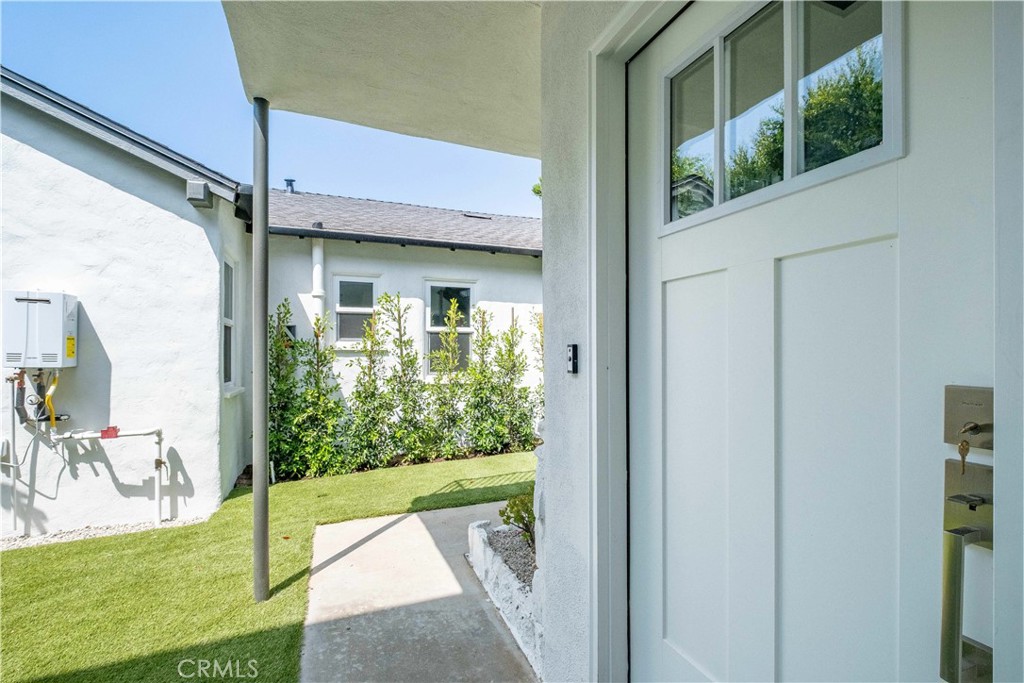 1034 Grant Street, Unit 1R Santa Monica, CA 90405 - Photo 18 of 19