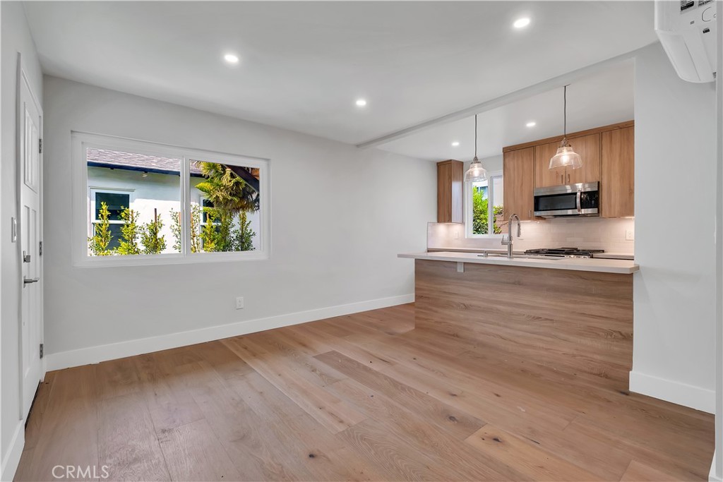 1034 Grant Street, Unit 1R Santa Monica, CA 90405 - Photo 2 of 19