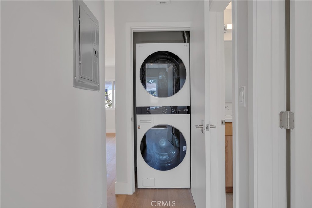 1034 Grant Street, Unit 1R Santa Monica, CA 90405 - Photo 9 of 19