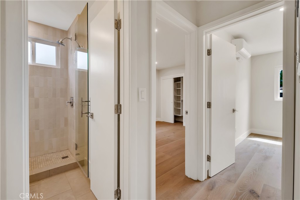 1034 Grant Street, Unit 1R Santa Monica, CA 90405 - Photo 10 of 19