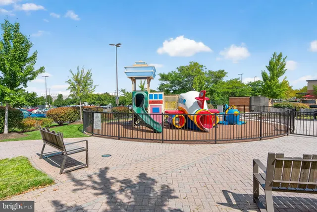 $579,990 | 45445 Timber Trail Square, Sterling, VA 20164