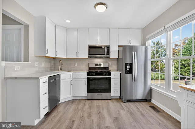 $579,990 | 45445 Timber Trail Square, Sterling, VA 20164