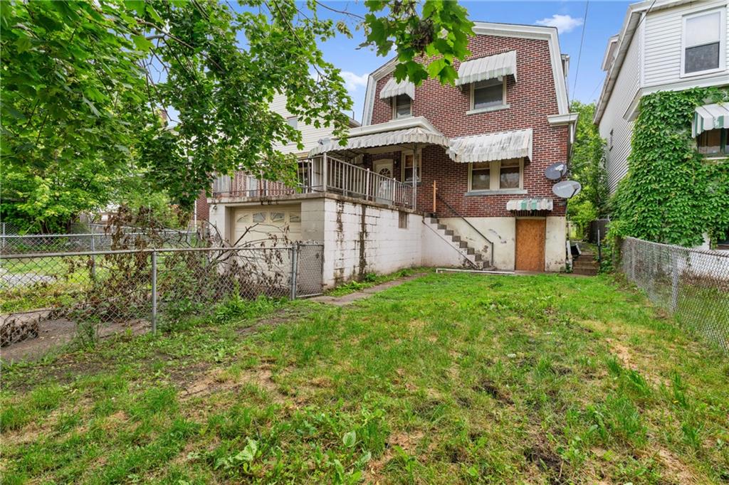 533 Woodward Avenue McKees Rocks, PA 15136 - Photo 4 of 24