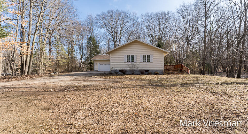 16600 West Fruitport Road Spring Lake, MI 49456 - Photo 3 of 52 16600HemlockDr-6LoRes